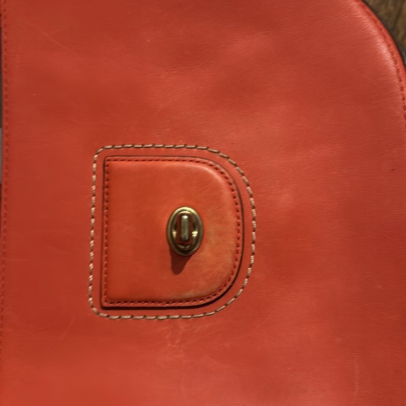 Coach leather purse. Very good used condition! - Picture 5 of 8